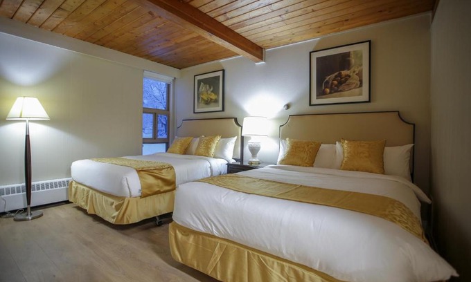 Revelstoke Hotel | Grizz Hotel