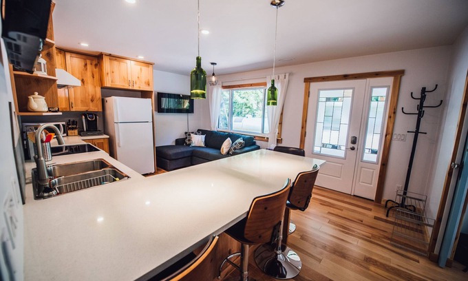 Clearwater Bed & Breakfast | Grizzly Paw B&B Where comfort meets nature.