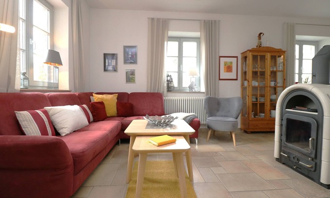 Ostseebad Wustrow Apartment | Große Ferienwohnung mit Grundstücke und Terrasse in Zentraler Lage