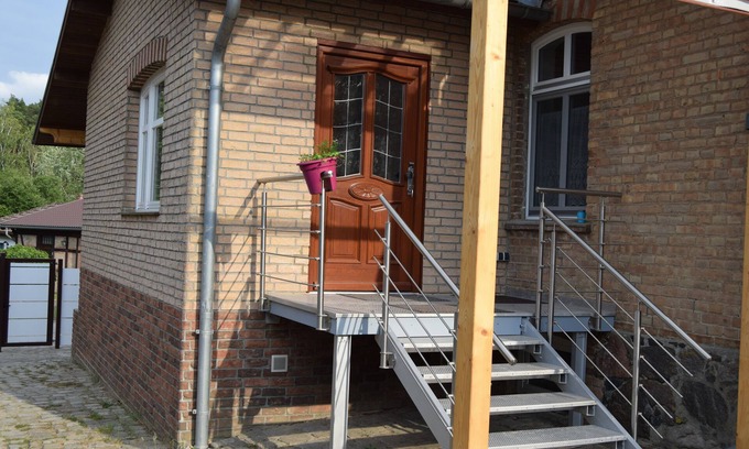 Oberhavel Apartment | Große Ferienwohnung mit Top Ausstattung und Privatem Seezugang