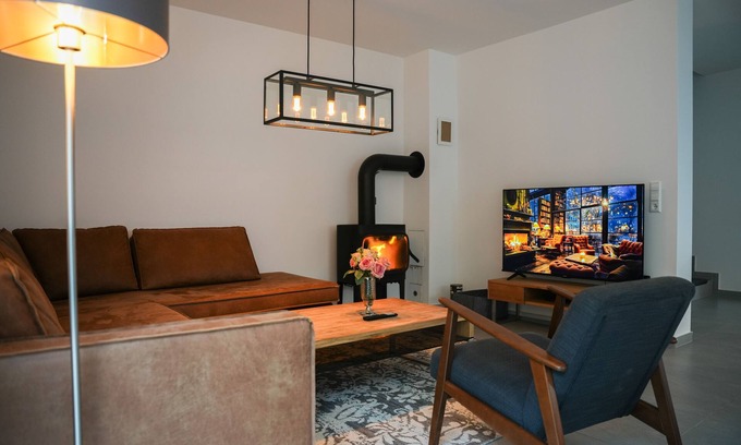Otterberg Villa | Große Moderne Villa mit Whirlpool