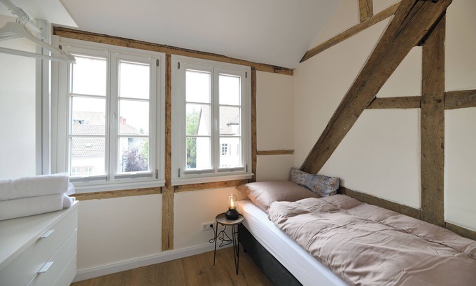 Heppenheim Apartment | Großes Appartement mit Sonnigem Balkon Blick in den Innenhof