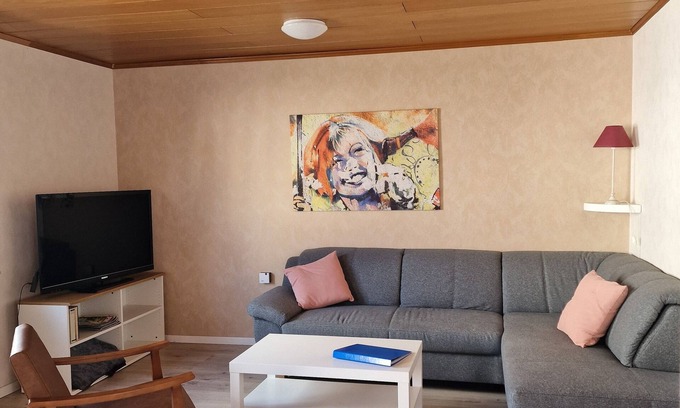 Buettelborn Apartment | Großzügige Ferienwohnung 4+1 Personen, 2 Schlafzimmer