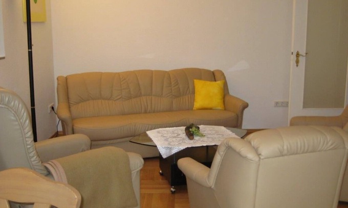 Sommerhausen Apartment | Großzügiges familiäres App. "Weinstock" (100m2) für bis zu 5 Personen