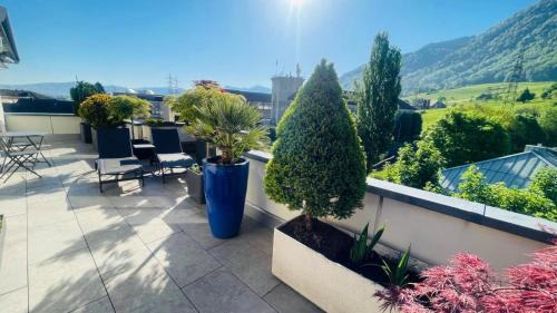 Galgenen Apartment | Grosse Terrasse mit Privatsphäre & Aussendusche