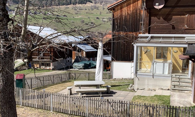 Surrein Ski Chalet | grosszügiges Chalet für erholsamen Familienurlaub