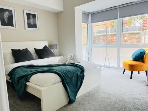 Newmarket Apartment | Ground Floor 1-Bed Flat in Newmarket - WiFi Sleeps 3 Guests