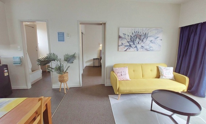 Claudelands Apartment | Ground-Floor 1-Bed with Onsite Parking