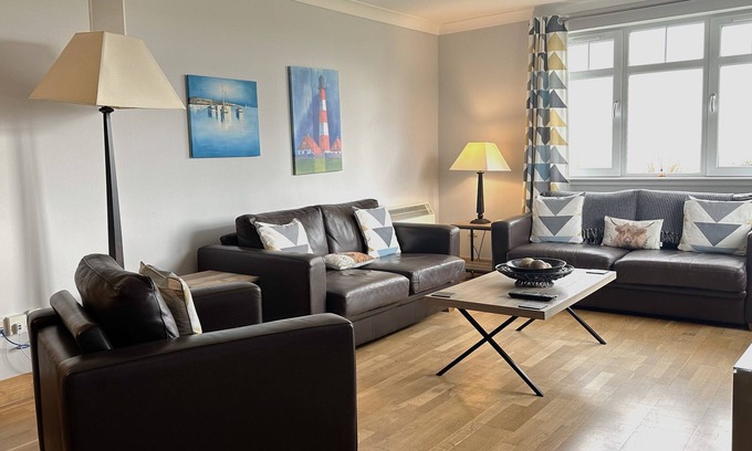 Brora Apartment | Ground floor 2-bedroom spacious apartment overlooking the famous James Braid Brora Golf Course.