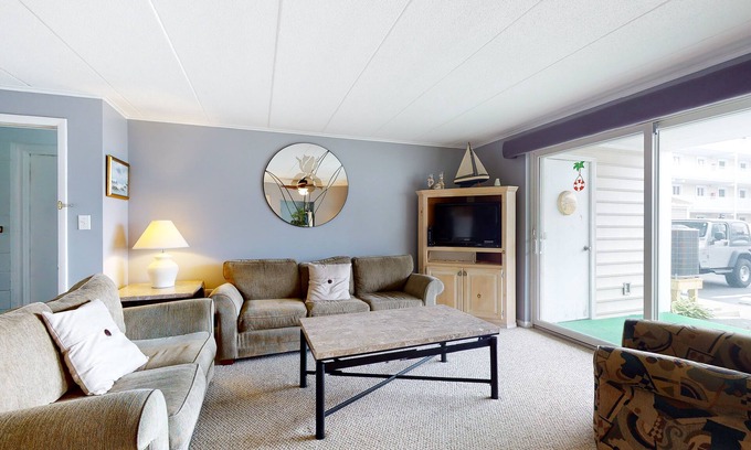 Midtown Ocean City Condo | Ground-Floor, Bayside Condo with Patio, WiFi, Central AC, W/D & Shared Pool