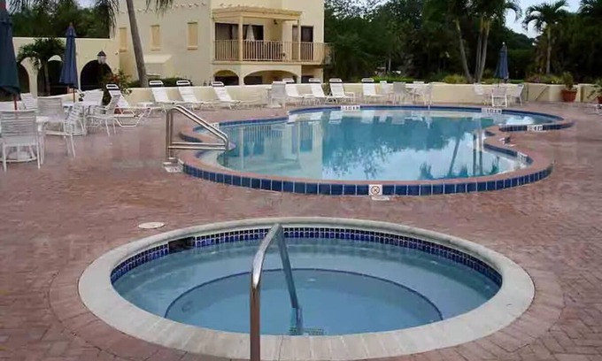 Central Naples Condo | Ground Floor Condo in the Prestigious World Tennis Club