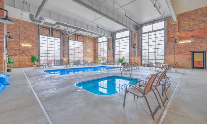 South Haven Condo | Ground Floor Getaway- Year round indoor/outdoor pool close to town and beach!