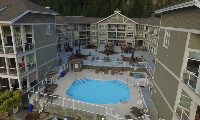 Sicamous Condo | Ground Floor Grandview Shores Condo Mara Lake Waterfront w/Boat Slip