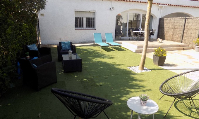Mas Pinell House | Ground floor house with garden 300 meters from the beach