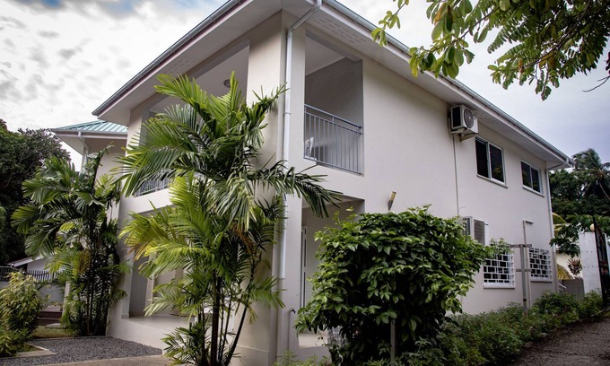 Beau Vallon Apartment | Ground Floor large Family size mordern appartment in Beau Vallon area