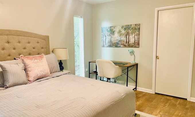 Hoover Apartment | Ground floor lovely 1-bedroom condo in fabulous Hoover with full kitchen