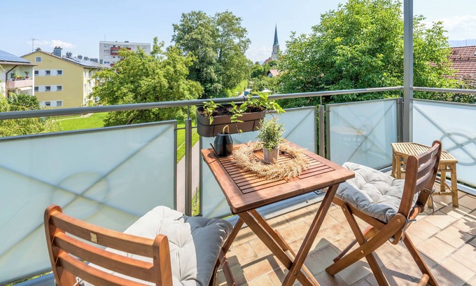 Freilassing Apartment | Ground floor M Bright 70m² 2-room apartment near Salzburg