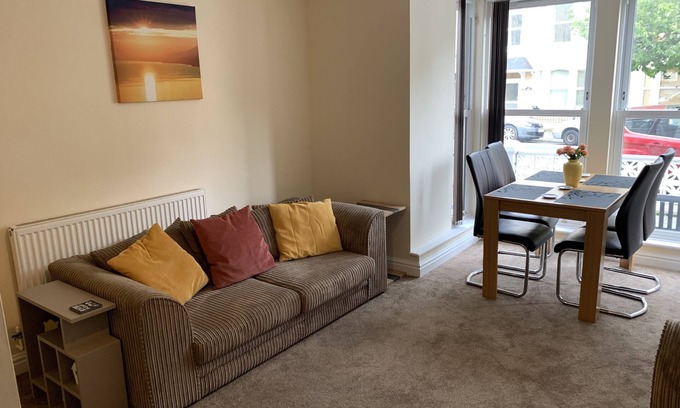 Llandudno Apartment | Ground floor, newly renovated modern central located apartment close to beach