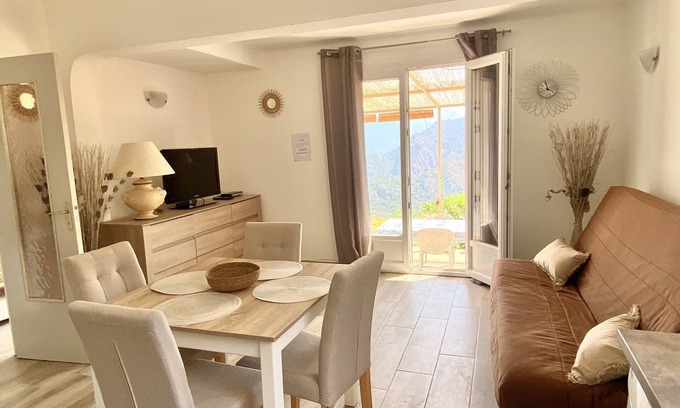 Piana Apartment | Ground floor rental, in a villa located in Pina