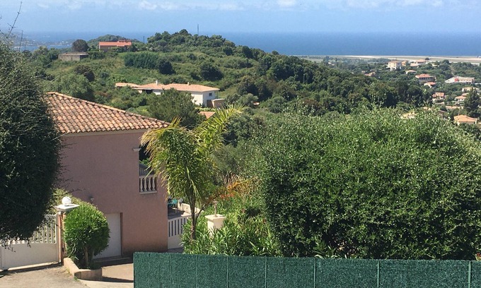 Bastelicaccia House | Ground floor villa max 6 pers. bastelicaccia-Clim beautiful sea view