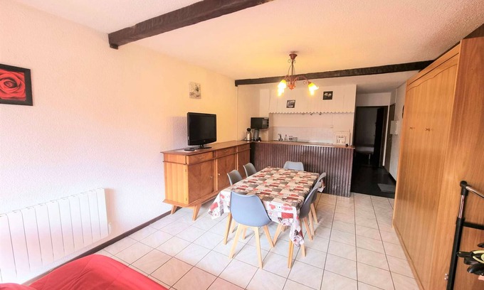 Saint-Michel-de-Chaillol Apartment | Ground Floor Apartment for 6 - Balcony - Pets Welcome - Saint-Michel-de-Chaillol