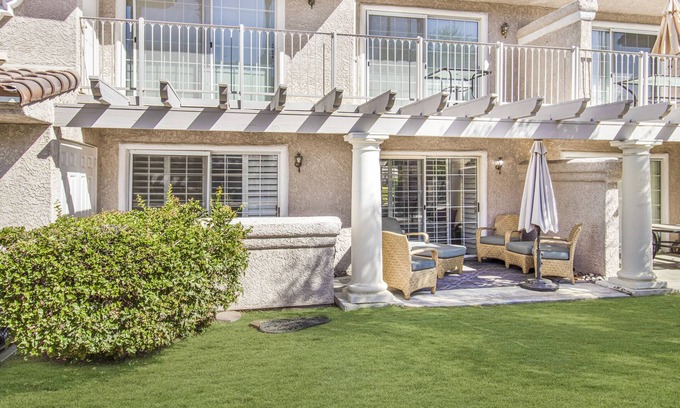 Palm Springs Condo | Ground level 2/2 Condo + Steps from Pool + Mountain Views
