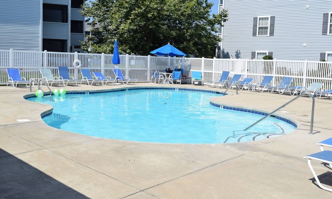 Rehoboth Beach Condo | Ground Level Condo w/Two Bedrooms Sleeps 4 w/Pool & Parking