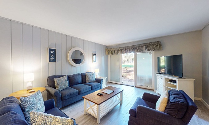 Sea Pines Condo | Ground level condo with pool, golf & Sea Pines Beach Club access