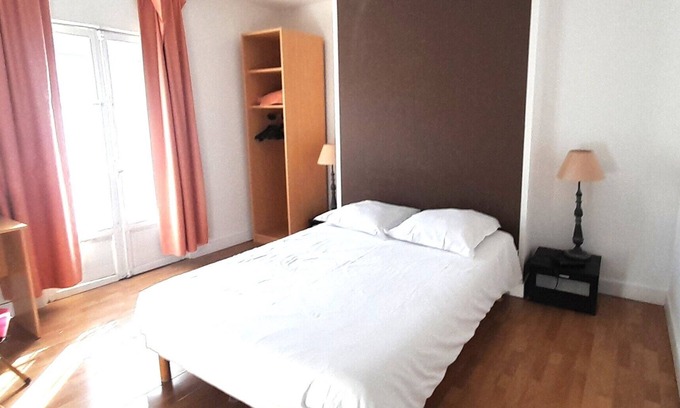 Villandry Apartment | Group accommodation in Villandry with terrace