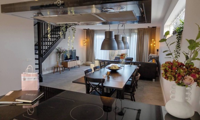 Stavoren House | Group accommodation on the water in Stavoren, 20 person (2houses) accommodation on the water in Sta