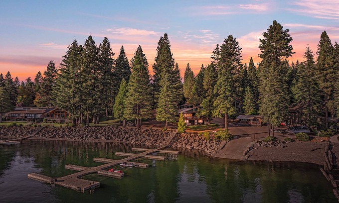 Peninsula Village Cabin | Group-Friendly Lake Almanor Combo: Sleeps 22