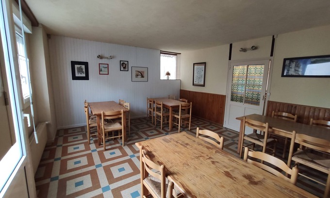 Dame-Marie-les-Bois House | Group gîte for up to 19 people