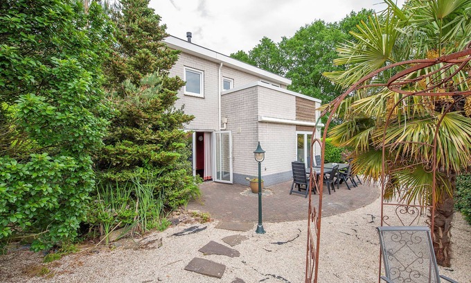 Arcen Villa | Group Getaway in Arcen