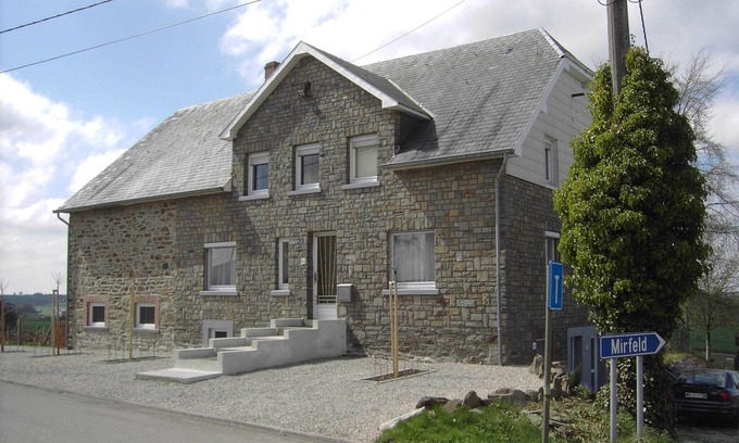 Heppenbach House | Group house with 3 apartment for family