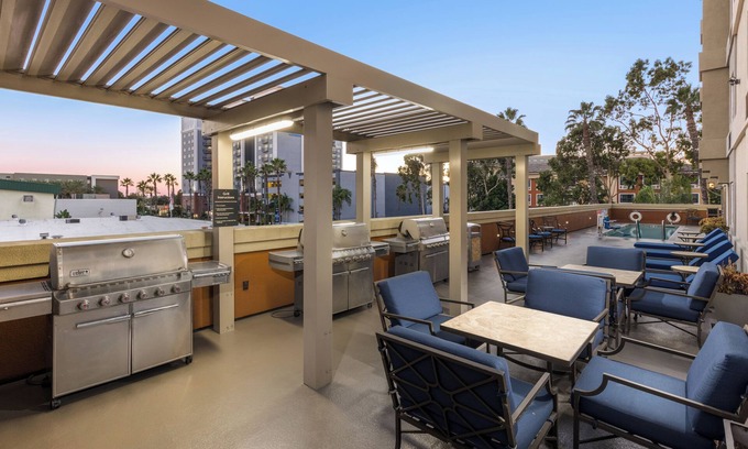 Anaheim Resort Hotel | Group‑Ready Stay! 3 Studio Units | Fitness Center, Pool, Near Parks & Disneyland