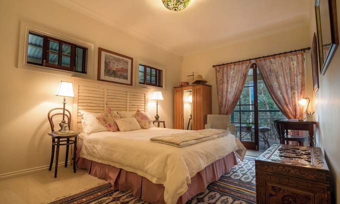 Ashgrove Bed & Breakfast | Grove Manor