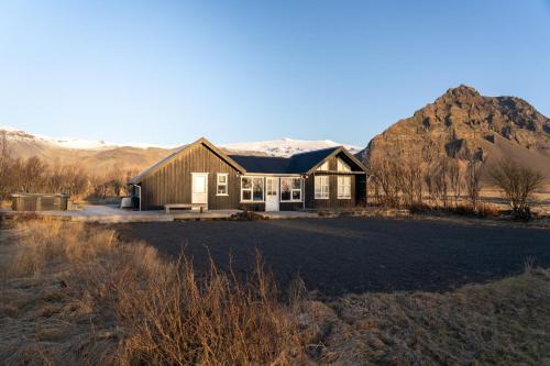 Storidalur Cabin | Grund Cabin