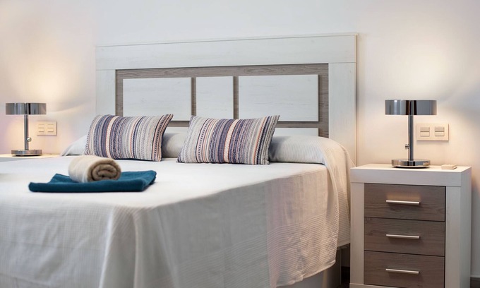 El Molinillo Apartment | Guadalmedina Apartment, Newly Refurbished, Quiet, Wifi, A/C, Near the Center.