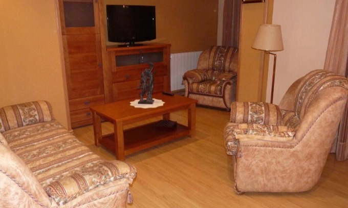 Barbastro Apartment | GUARA CASA CASTRO TOURIST APARTMENT, IN THE HEART OF SOMONTANO.