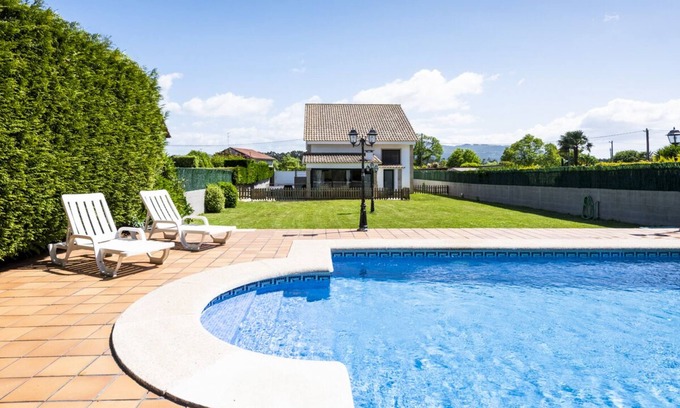Tomino Villa | Guarda Playa - Four Bedroom Villa, Sleeps 8