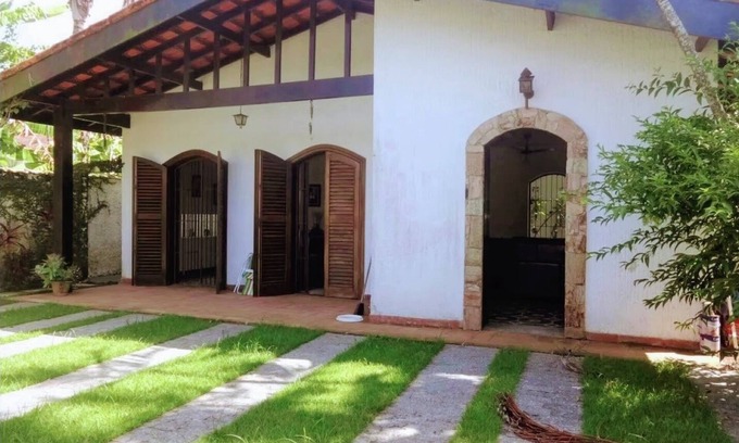 Jardim Virginia House | Guaruja large 5 bedroom house (2 suites) 7 min walk from the beach + pool barbecue area