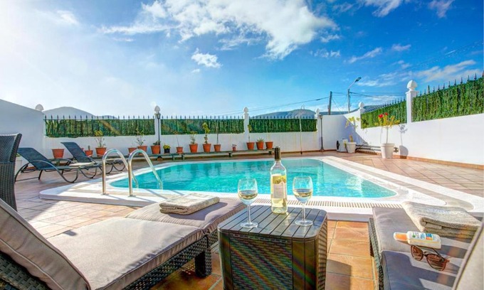 Guatiza Villa | Guatiza Villa Sleeps 4 Pool WiFi