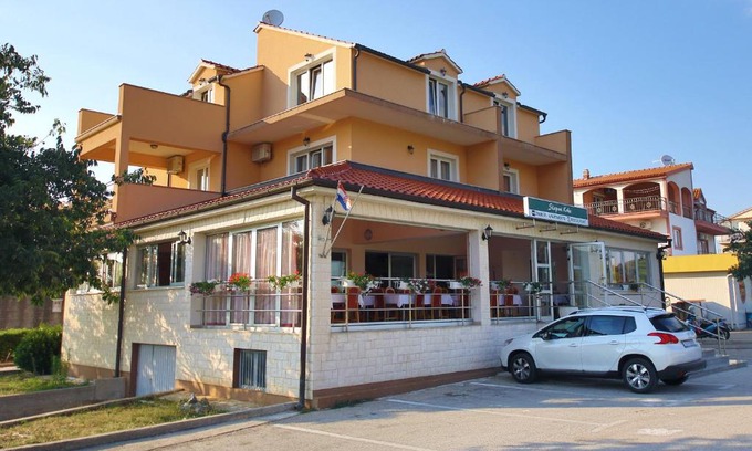 Gradina House | Guest Accommodation Slapovi Krke