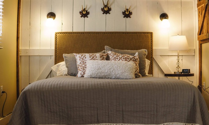 Weaverville Cottage | Guest Cottage in Downtown Weaverville