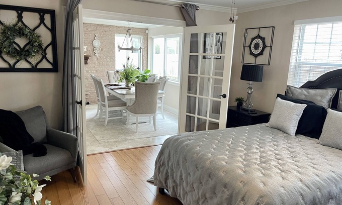 Lakeview Apartment | Guest Favorite in Lakeview Safe Area Clean Comfy 2