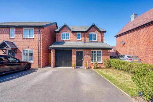 Rugby House | Guest Favourite - Home from Home
