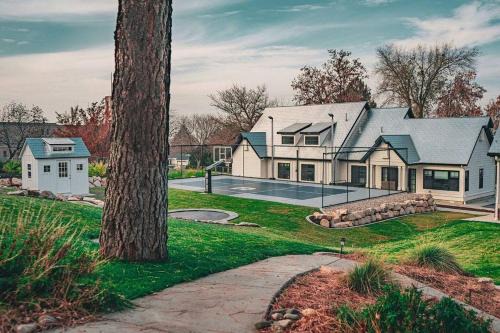 Bountiful Villa | Guest House - 1 bedroom North Salt Lake Stay