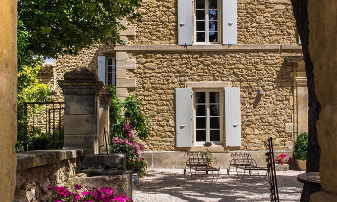 Colonzelle House | Guest House 'Albâtre' with Shared Pool, Shared Terrace and Wi-Fi