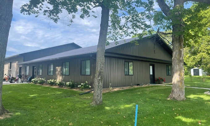 Alexandria Resort | Guest House at Geneva Beach Resort - Views of Lake Geneva