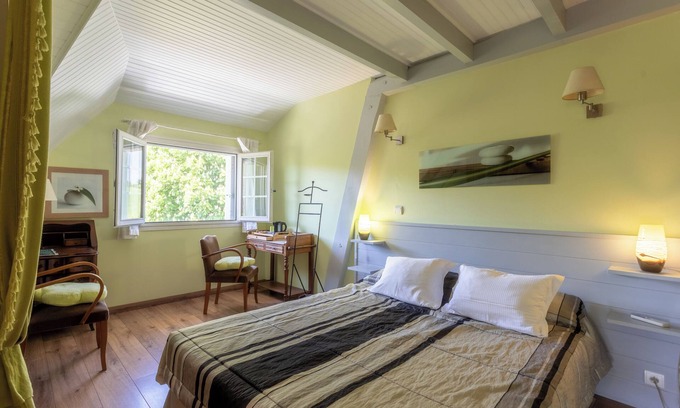 Habas House | Guest House 'Chalosse' with Shared Pool, Wi-Fi and Air Conditioning